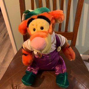 VTG Disney Store 13” Tigger Tiger Elf Winnie The Pooh Stuffed Animal